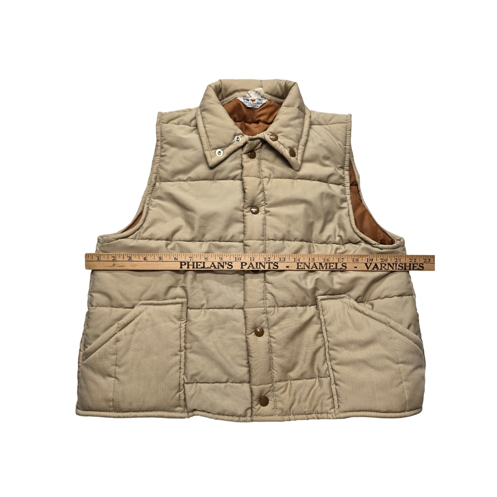 Vintage Tom Cat Nine Lives Puffer Vest Tan Quilted Snap Front Gorpcore XL Mens - Picture 7 of 7